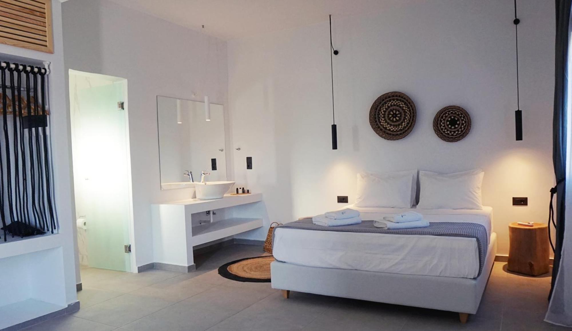 The Thermia Suites Kythnos Room photo